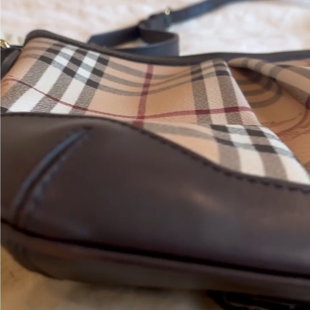 Burberry Black and Tan Women's Bag - Picture 2 of 6